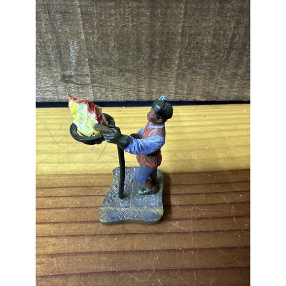 Lang and Wise Colonial Williamsburg Man Tending Cresset 30489720 village person - Picture 3 of 5